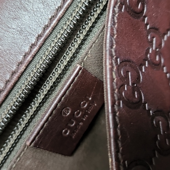 Gucci Guccissima Crossbody Leather Bag - Picture 7 of 10